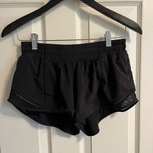 Lululemon Hotty Hot 2.5” Shorts
